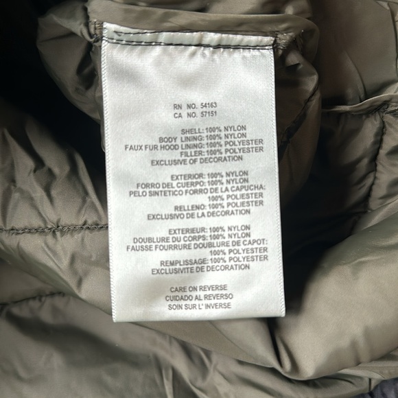 Levi’s Men’s Black Puffer Coat Size Medium - Picture 4 of 6